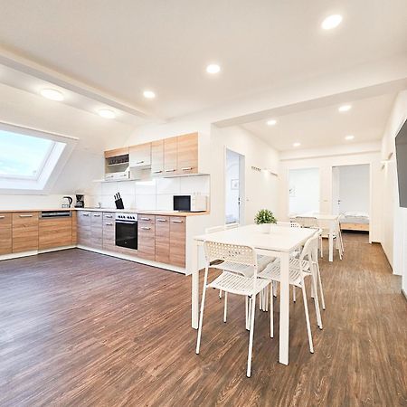 Raj Living - City Center Apartments With 5 Rooms - 10 Min Messe Dus Düsseldorf Zewnętrze zdjęcie