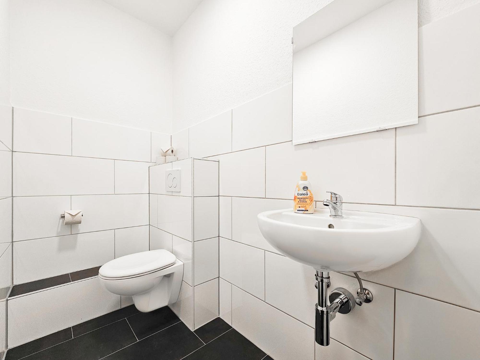 Raj Living - City Center Apartments With 5 Rooms - 10 Min Messe Dus Düsseldorf Zewnętrze zdjęcie