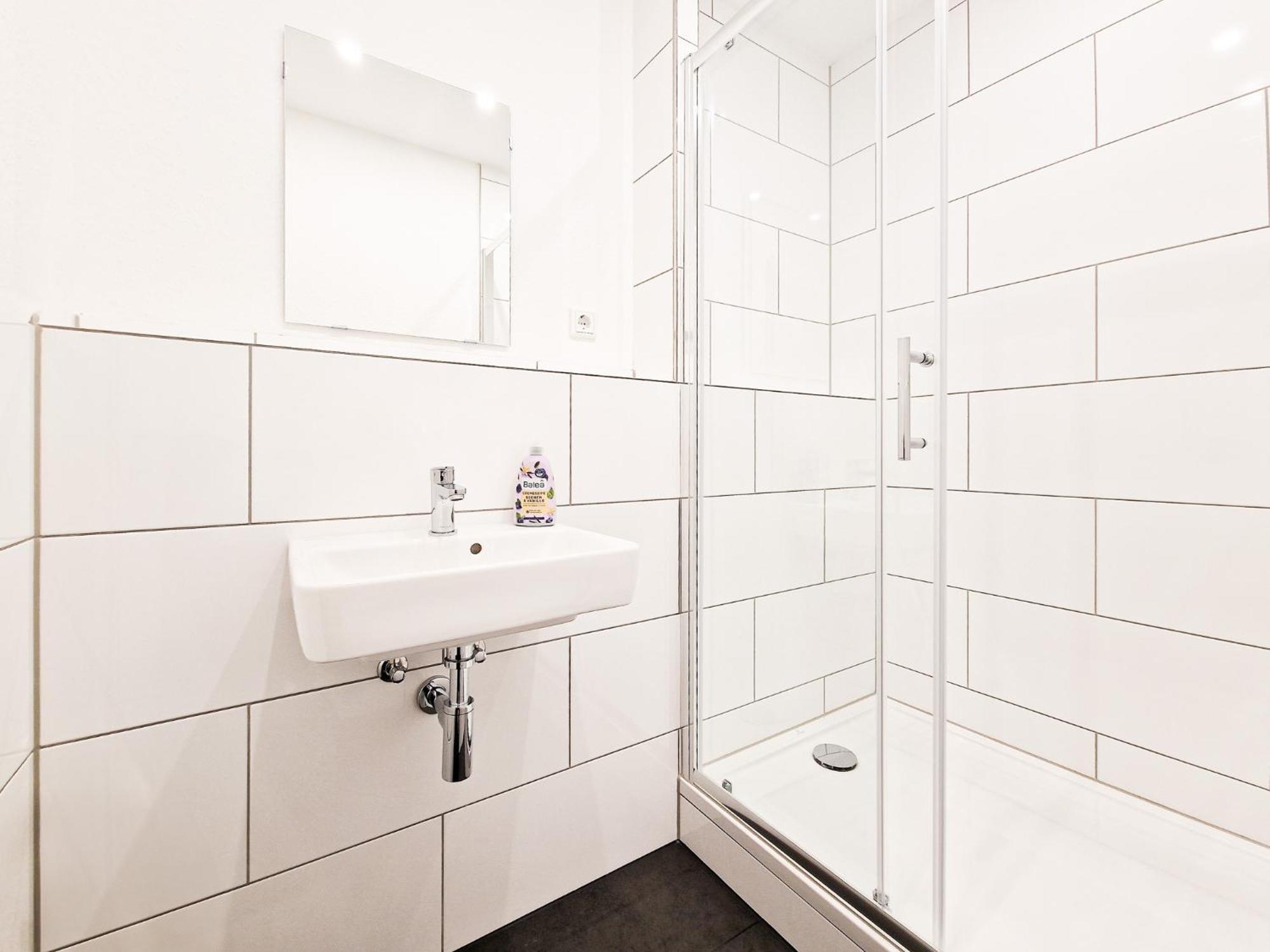 Raj Living - City Center Apartments With 5 Rooms - 10 Min Messe Dus Düsseldorf Zewnętrze zdjęcie