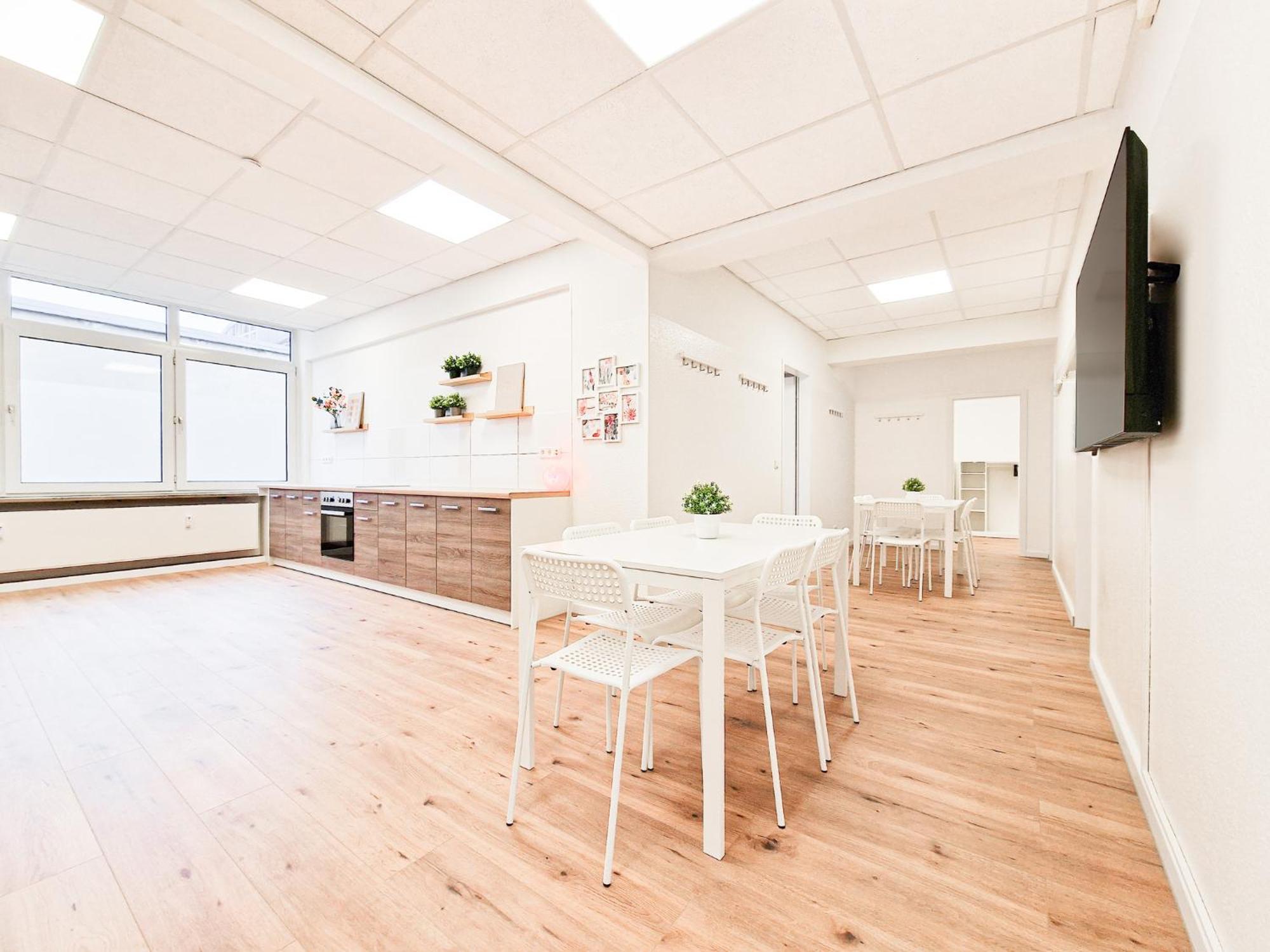 Raj Living - City Center Apartments With 5 Rooms - 10 Min Messe Dus Düsseldorf Zewnętrze zdjęcie