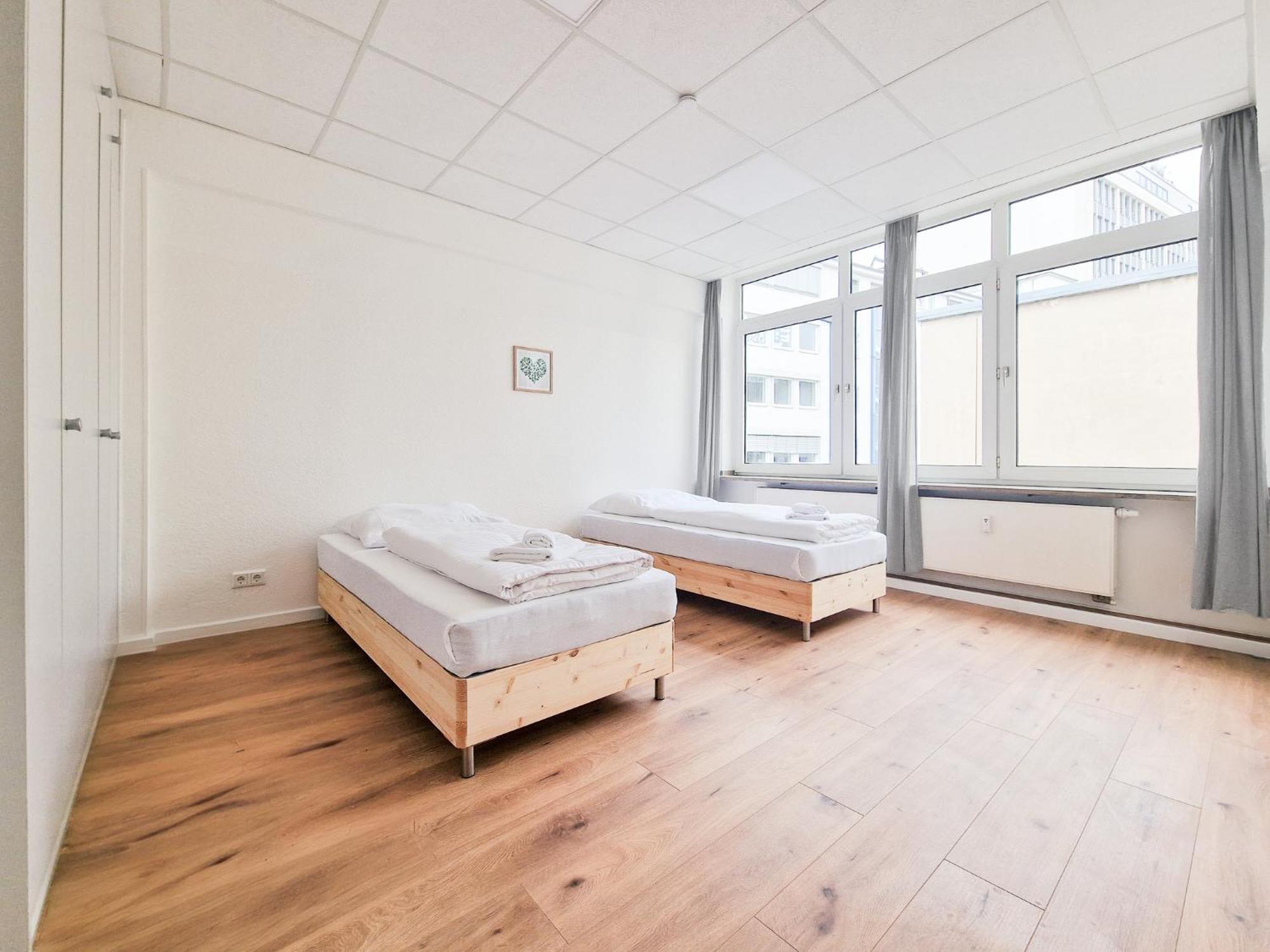 Raj Living - City Center Apartments With 5 Rooms - 10 Min Messe Dus Düsseldorf Zewnętrze zdjęcie